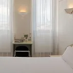 Hotel Nh 4*