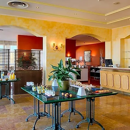 Hotel Nh 4*