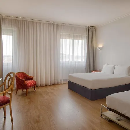 Hotel Nh 4*